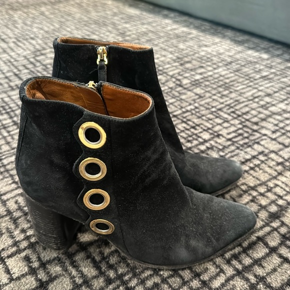 CHLOE BOOTS - Picture 1 of 5